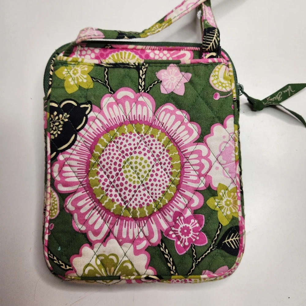 Vera Bradley Small Crossbody Olivia Pink Floral Quilted Cotton Organizer